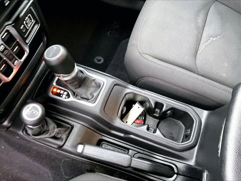 Used 2023 Jeep Gladiator Sport image 20