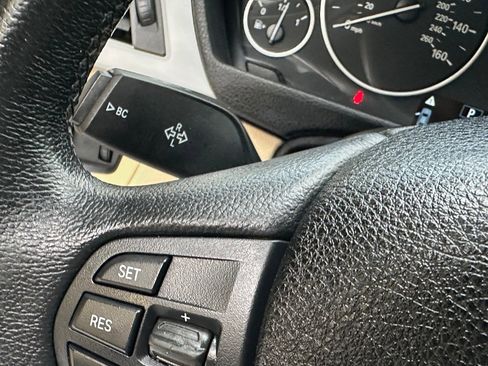 Used 2018 BMW 320i Sedan image 34