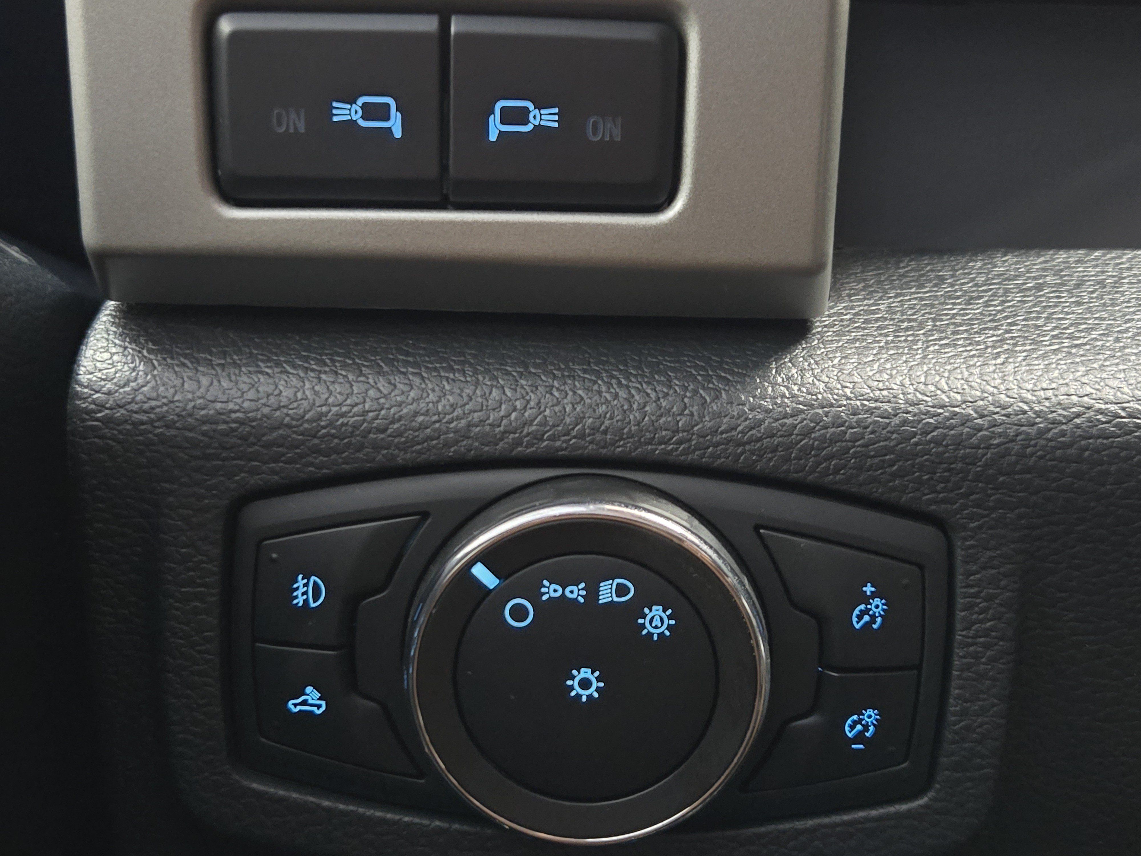 Used 2022 Ford F250 Lariat w/ Tremor Off-Road Package AWD/4WD image 23