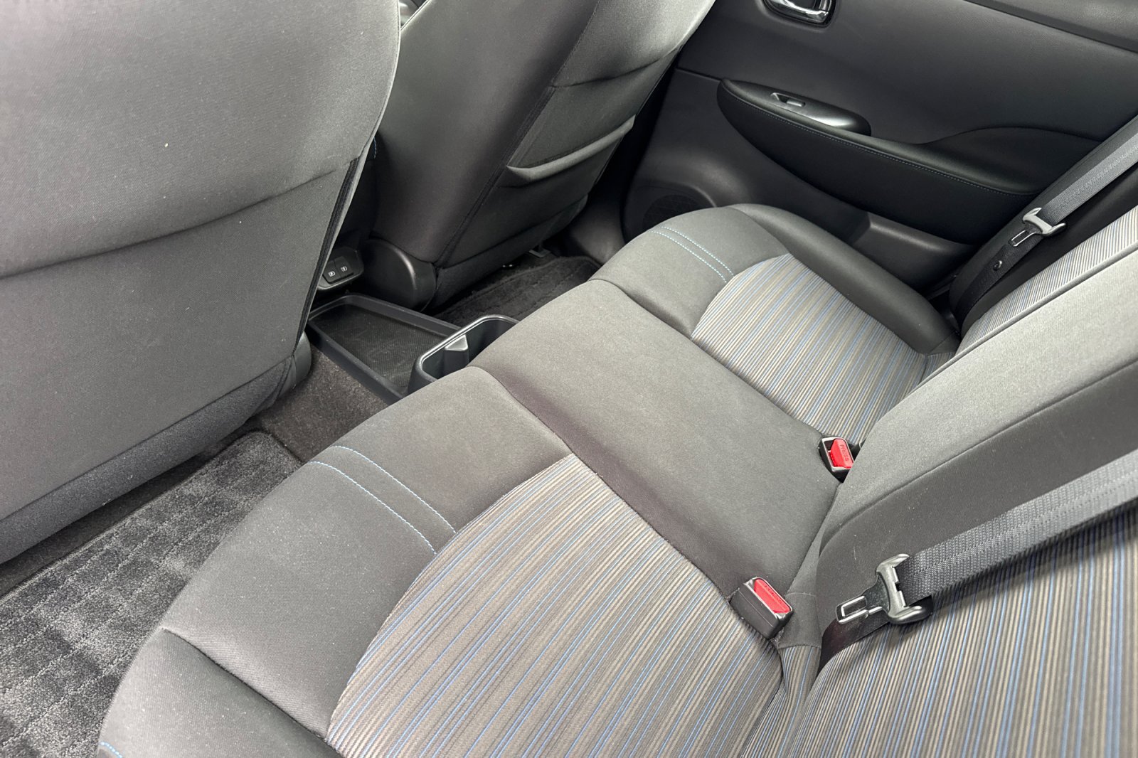 Used 2025 Nissan Leaf S FWD image 15