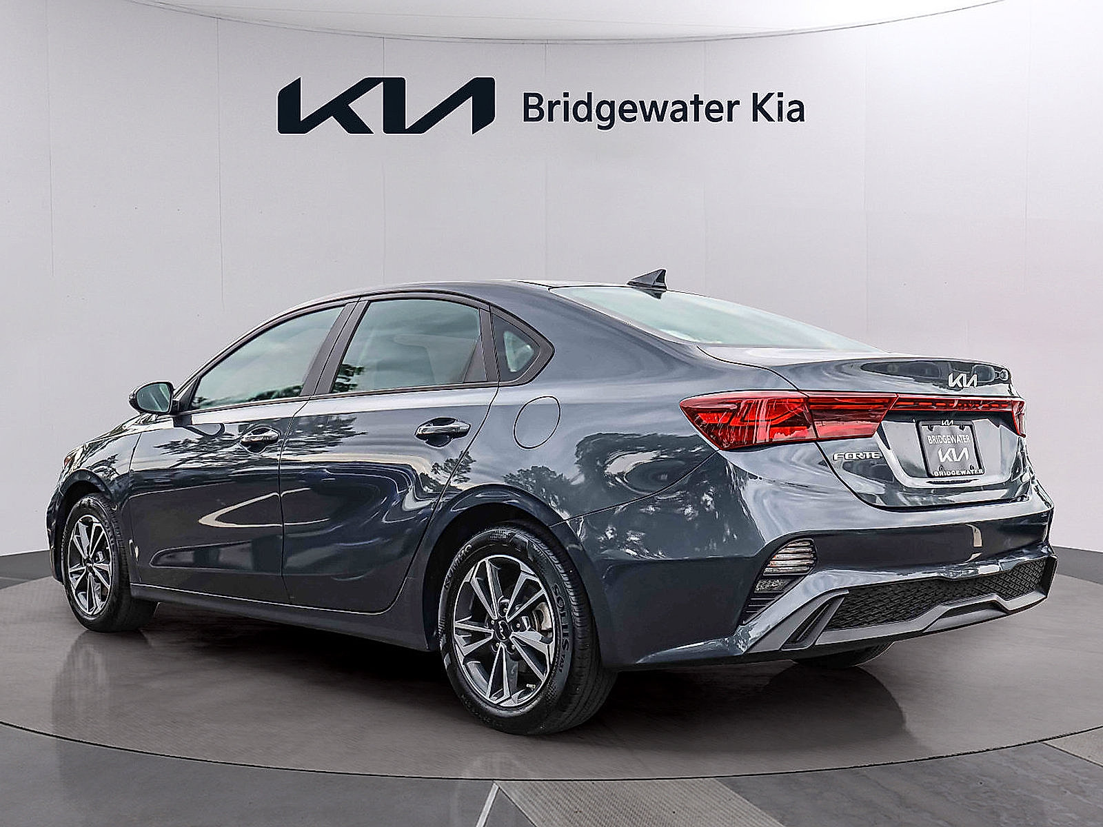 Certified 2024 Kia Forte LXS w/ LXS Technology Package FWD image 4