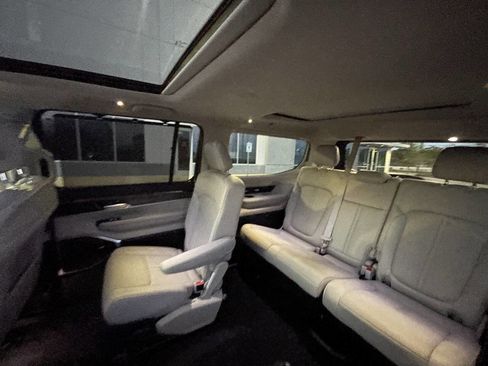 Used 2024 Jeep Wagoneer Series II w/ Premium Group I image 16