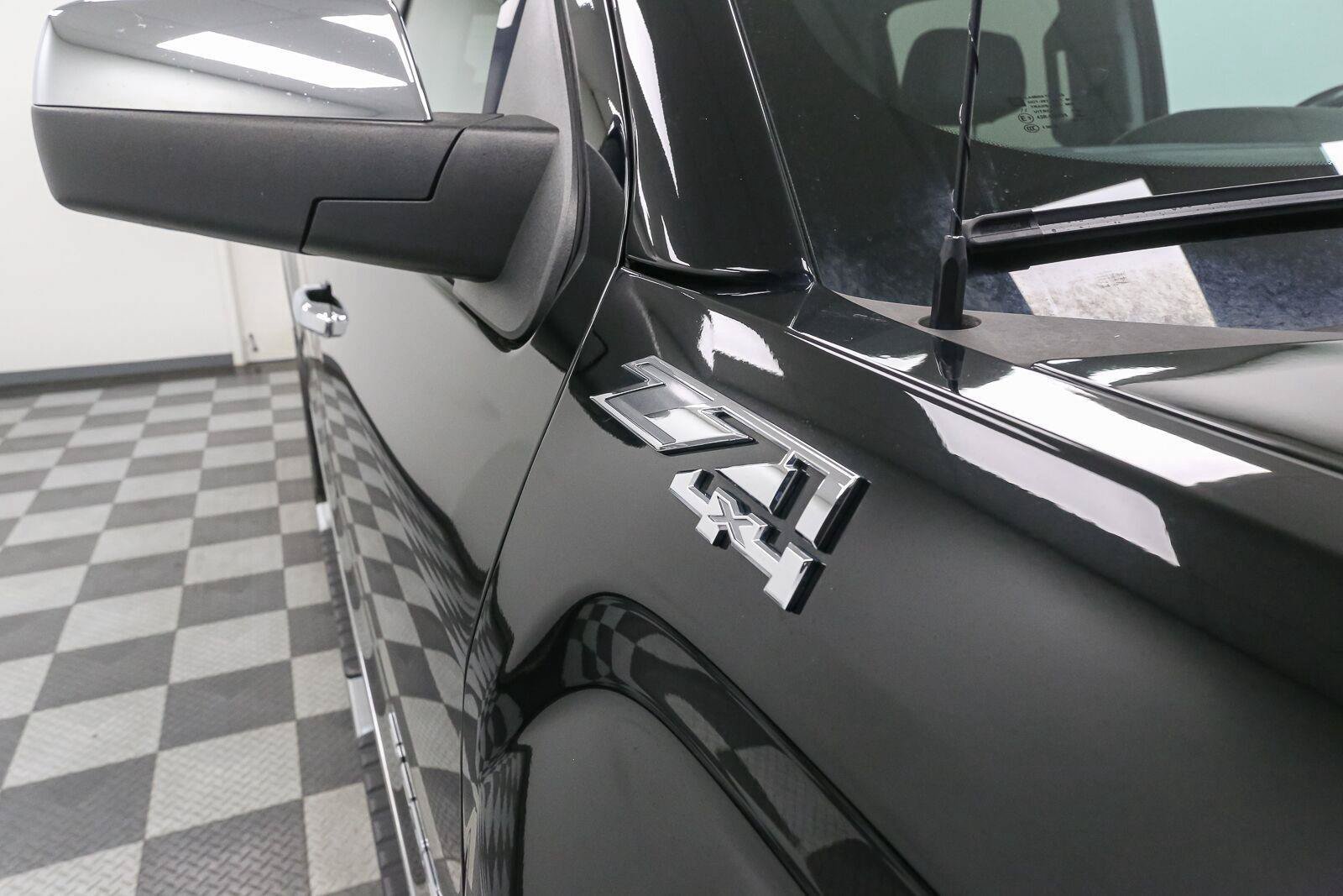 Used 2018 GMC Sierra 1500 SLT w/ SLT Premium Package AWD/4WD image 7