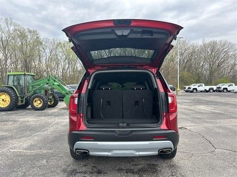 Used 2023 GMC Acadia SLE w/ Driver Convenience Package image 16