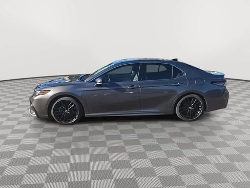 Used 2022 Toyota Camry XSE image 5