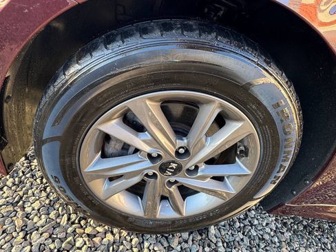 Used 2020 Kia Optima LX image 27