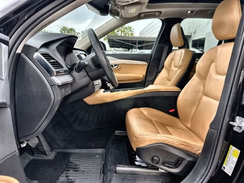 Used 2016 Volvo XC90 T6 Momentum image 11