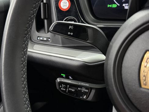 Certified 2025 Porsche Cayenne image 45