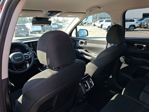 Used 2023 Kia Sorento LX FWD image 21