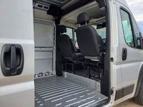 Used 2025 RAM ProMaster 3500 w/ Quick Order Package 22H SLT+ FWD image 16