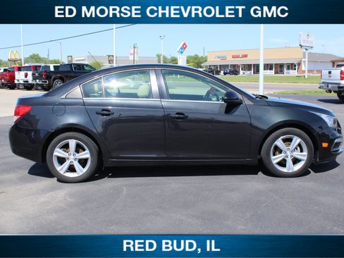 Used 2015 Chevrolet Cruze LT image 2