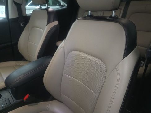 Used 2022 Ford Escape SEL image 18