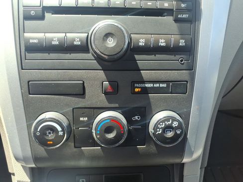 Used 2012 Chevrolet Traverse LS FWD image 18