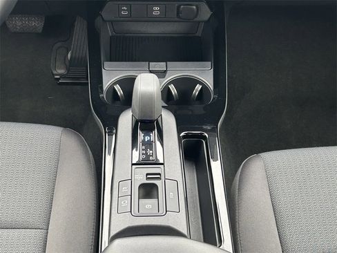 Used 2025 Toyota Prius LE image 19