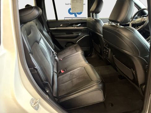 Used 2022 Jeep Grand Cherokee Trailhawk w/ Luxury Tech Group III image 16