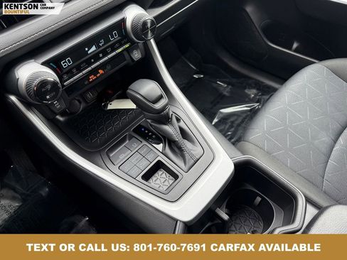 Used 2025 Toyota RAV4 XLE AWD/4WD image 24