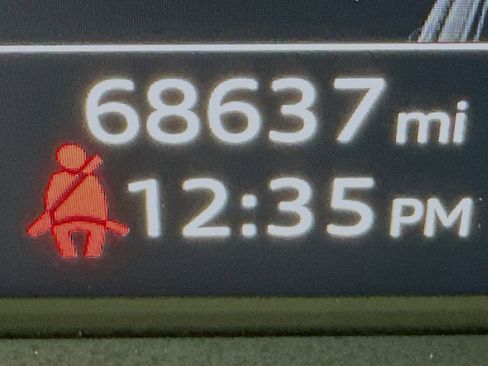 Used 2022 Audi e-tron Premium w/ Convenience Plus Package image 20