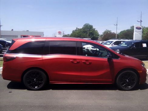Used 2025 Honda Odyssey Sport-L image 2
