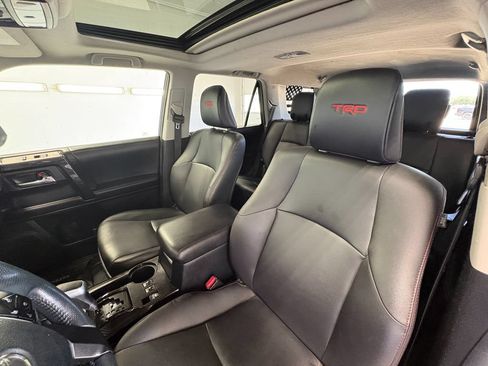 Used 2018 Toyota 4Runner TRD Off-Road Premium AWD/4WD image 13