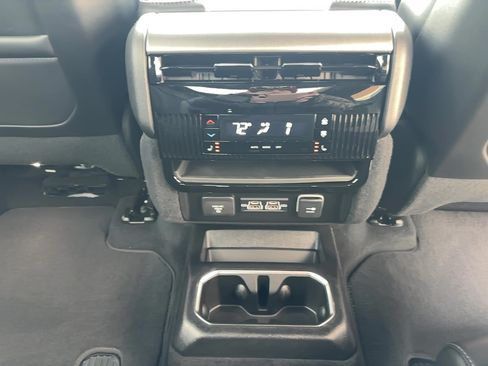 New 2026 Jeep Grand Wagoneer Limited AWD/4WD image 11