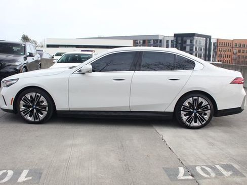 Used 2025 BMW i5 xDrive40 w/ Premium Package image 4