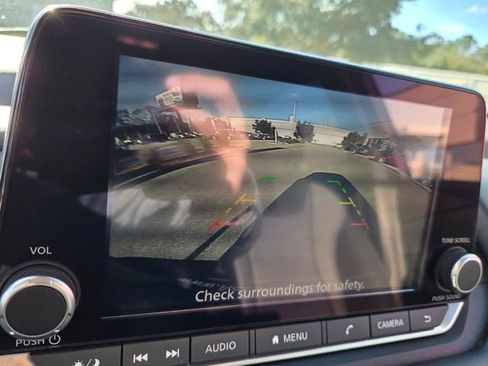 Used 2023 Nissan Rogue SV image 23