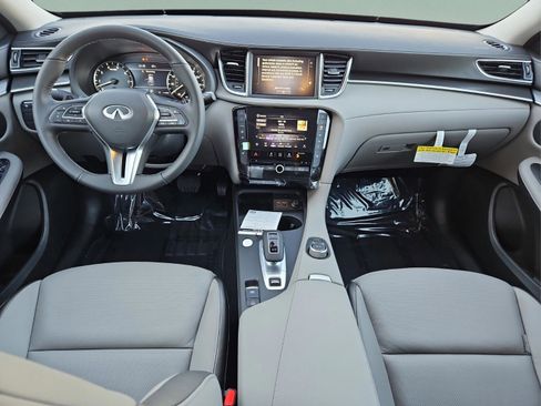 Certified 2025 INFINITI QX50 Luxe image 11