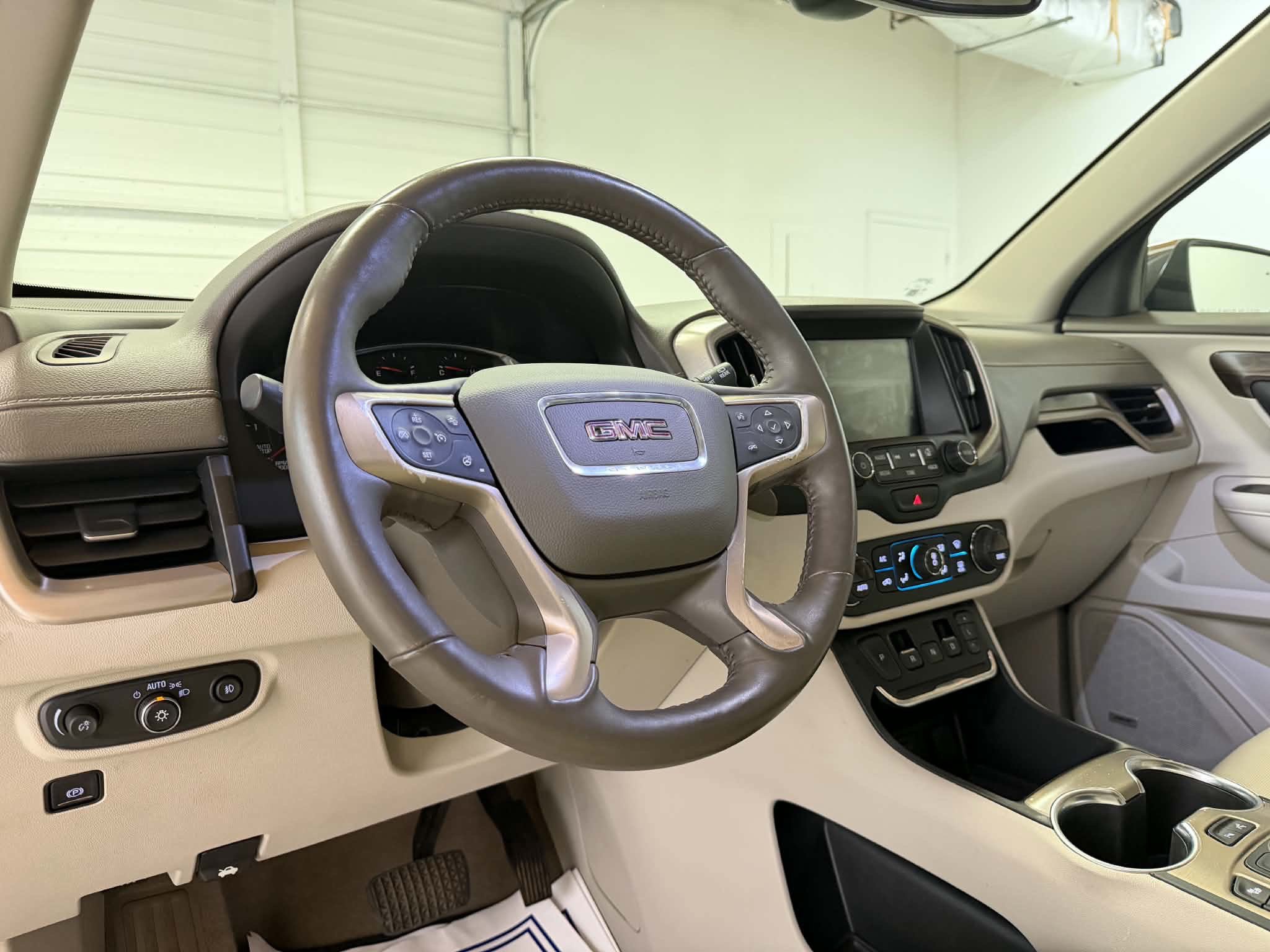 Used 2018 GMC Terrain Denali w/ Advanced Safety Package FWD image 25