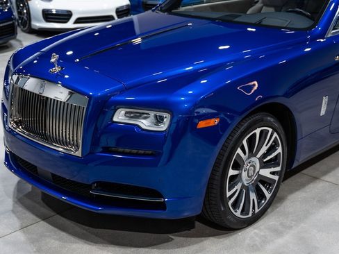 Used 2016 Rolls-Royce Dawn image 18