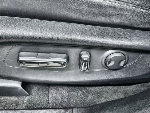 Used 2025 Honda CR-V EX-L image 13