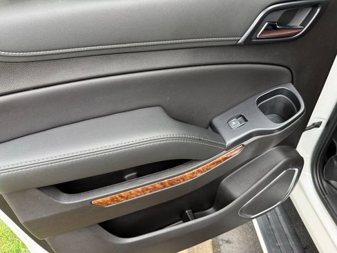 Used 2019 Chevrolet Suburban Premier w/ Premier Plus Edition image 16