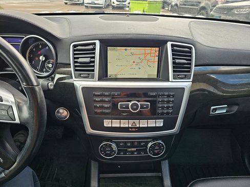 Used 2016 Mercedes-Benz GL 450 4MATIC w/ Premium I Package image 15