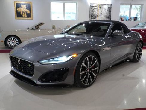 Used 2021 Jaguar F-TYPE R image 4