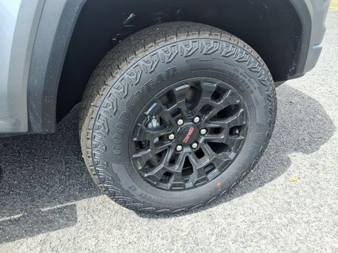 New 2026 GMC Canyon Elevation w/ Convenience Package AWD/4WD image 9