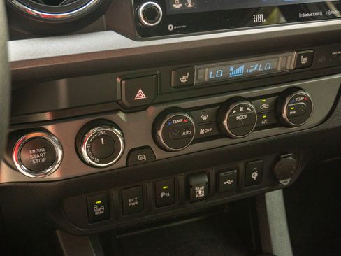 Used 2020 Toyota Tacoma TRD Pro AWD/4WD image 28