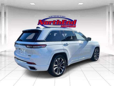 Used 2023 Jeep Grand Cherokee Overland w/ Advanced Protech Group III AWD/4WD image 3