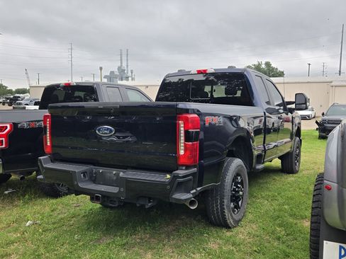 Used 2023 Ford F250 XL w/ STX Appearance Package AWD/4WD image 4