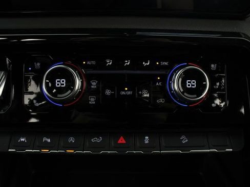 New 2026 GMC Sierra 1500 AT4 w/ AT4 Premium Package AWD/4WD image 8