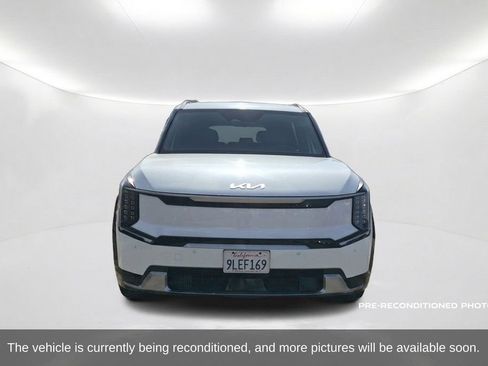 Used 2024 Kia EV9 Land AWD/4WD image 2