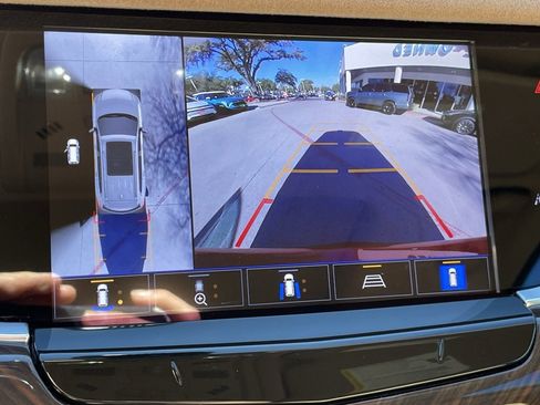 Used 2024 Cadillac XT6 Premium Luxury w/ Platinum Package image 17