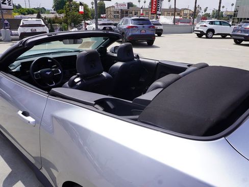 Used 2025 Ford Mustang Convertible RWD image 8