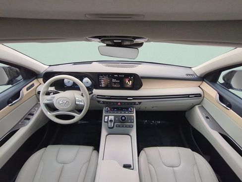 Used 2024 Hyundai Palisade Limited FWD image 11