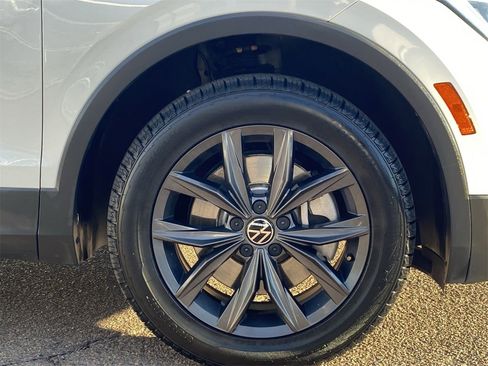 Used 2022 Volkswagen Tiguan SE image 7