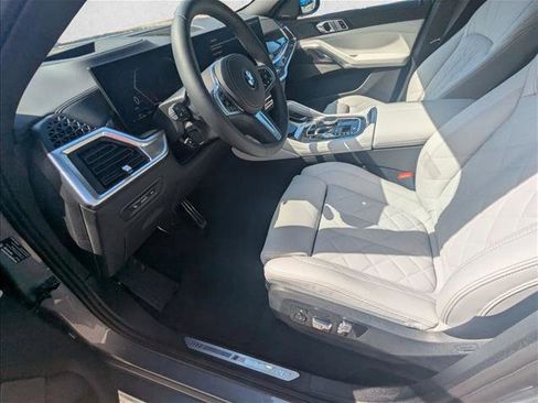 Used 2026 BMW X6 xDrive40i AWD/4WD image 17