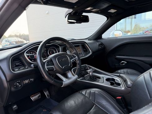 Used 2015 Dodge Challenger SRT w/ Technology Group image 19
