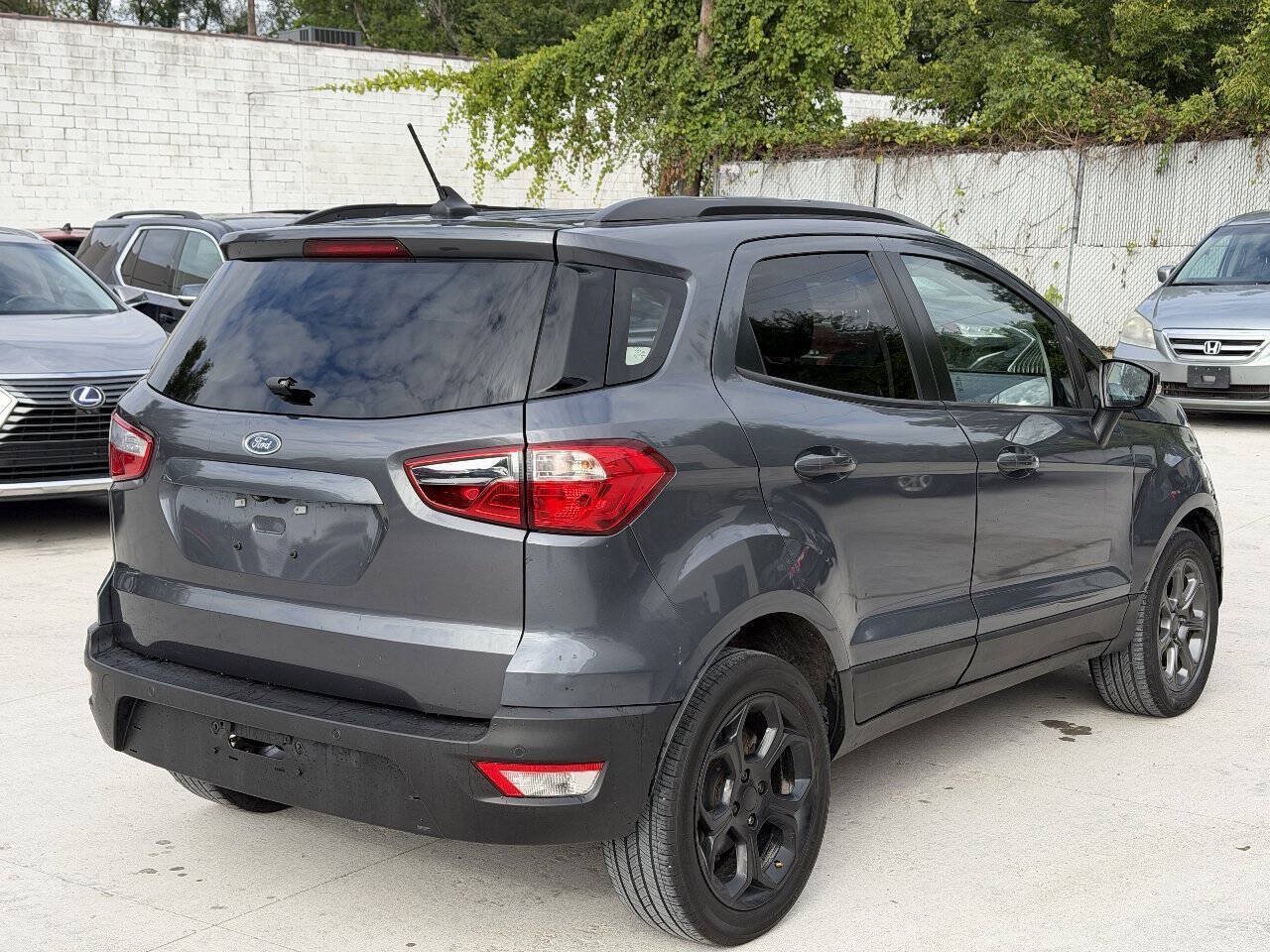 Used 2021 Ford EcoSport SE w/ SE Convenience Package FWD image 5