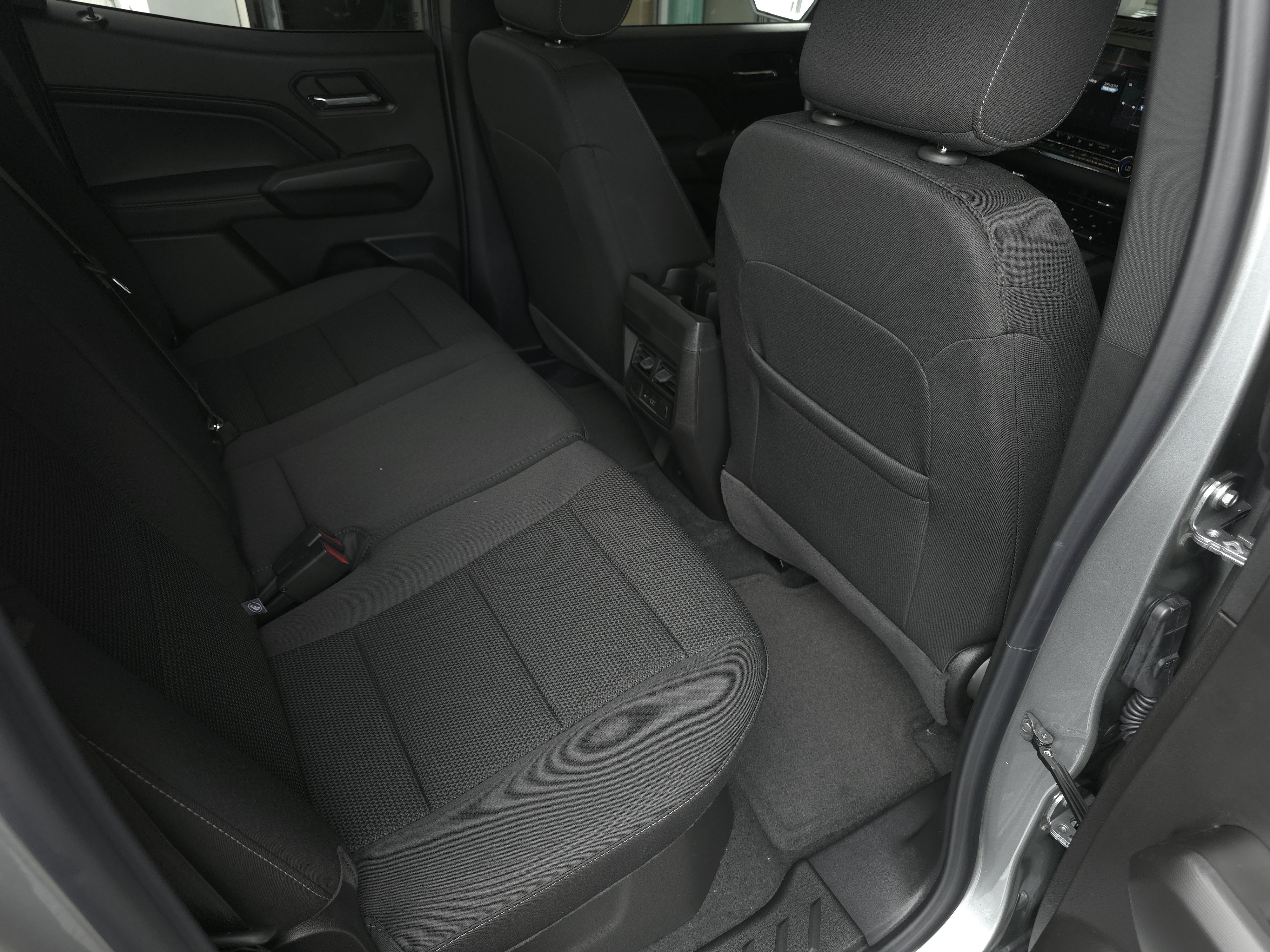 New 2026 GMC Canyon Elevation w/ Convenience Package RWD image 32