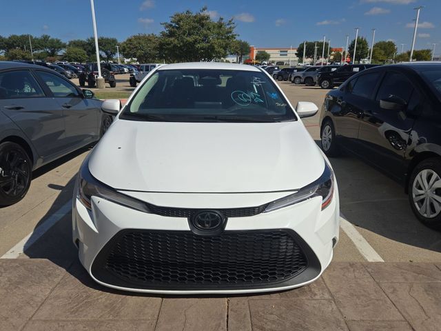 Used 2026 Toyota Corolla LE FWD image 2