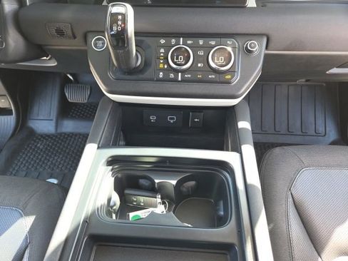 Used 2021 Land Rover Defender 110 SE AWD/4WD image 38