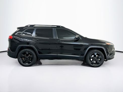 Used 2017 Jeep Cherokee Sport AWD/4WD image 10